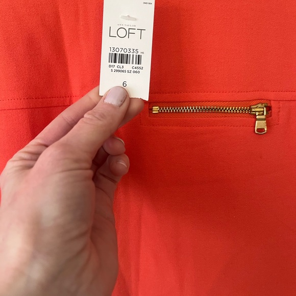 Loft, size 6, zip up back - Picture 4 of 4